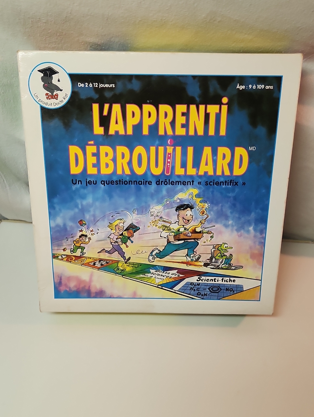 L'Apprenti Débrouillard Board Game - Blue & Yellow Box